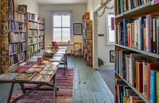 Daisyroots Books - row of books on the shelf